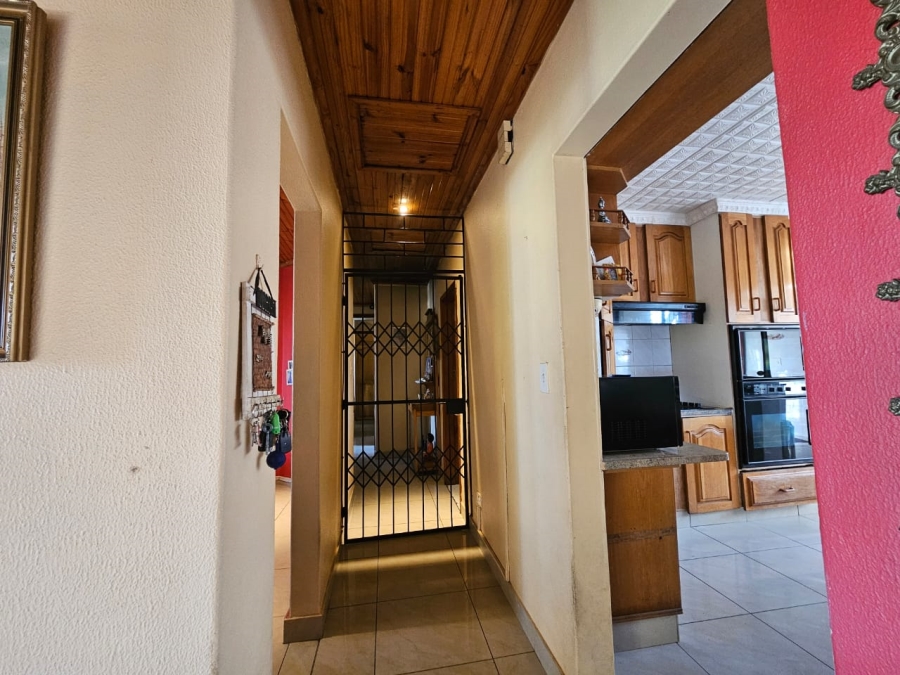 3 Bedroom Property for Sale in Highridge KwaZulu-Natal