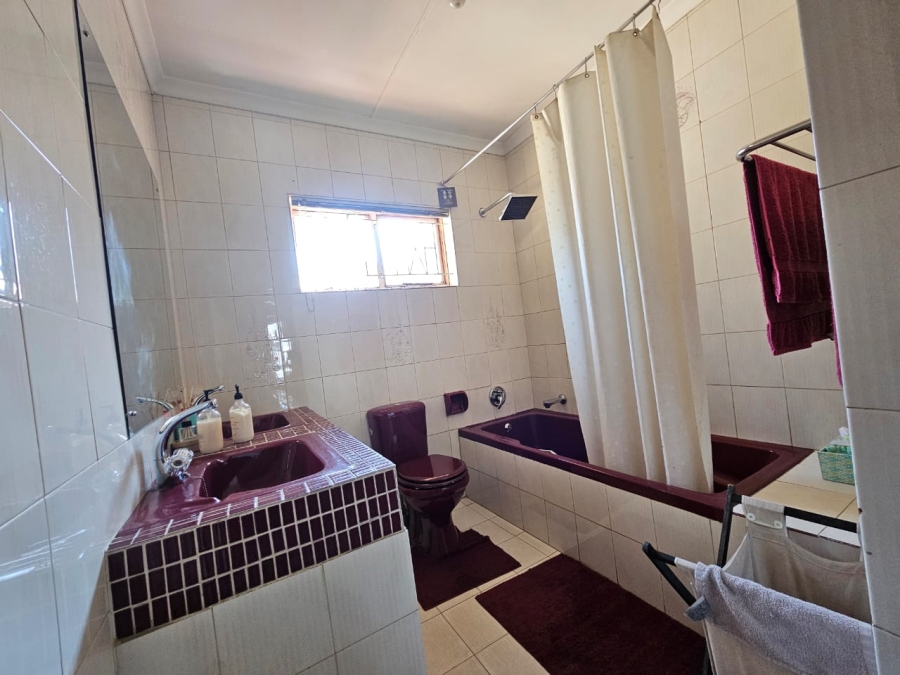 3 Bedroom Property for Sale in Highridge KwaZulu-Natal