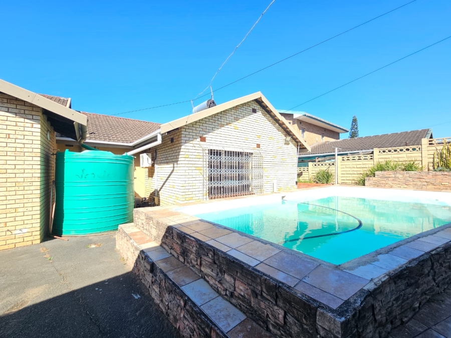 3 Bedroom Property for Sale in Highridge KwaZulu-Natal