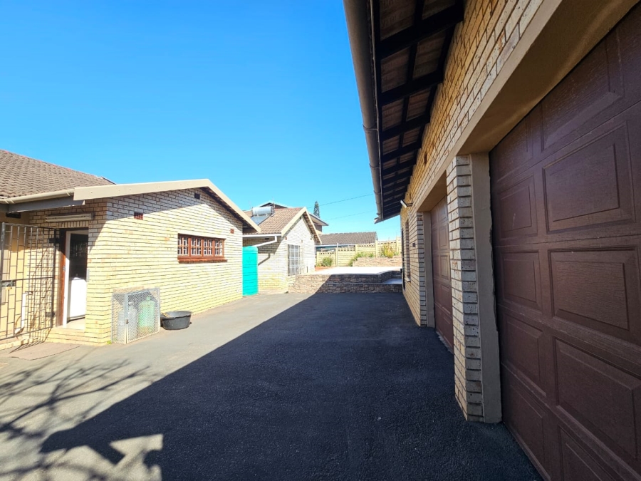 3 Bedroom Property for Sale in Highridge KwaZulu-Natal
