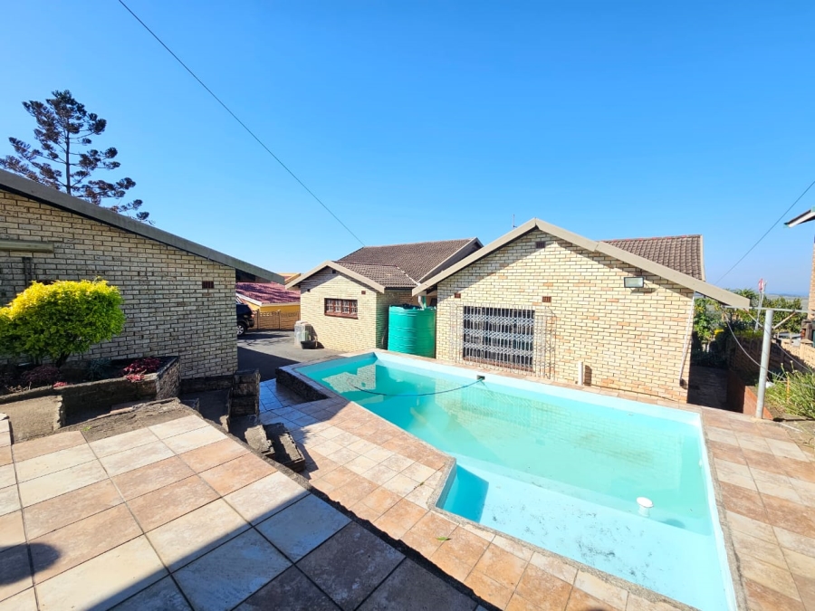 3 Bedroom Property for Sale in Highridge KwaZulu-Natal