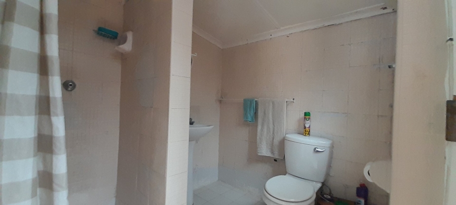 7 Bedroom Property for Sale in Glenmore KwaZulu-Natal