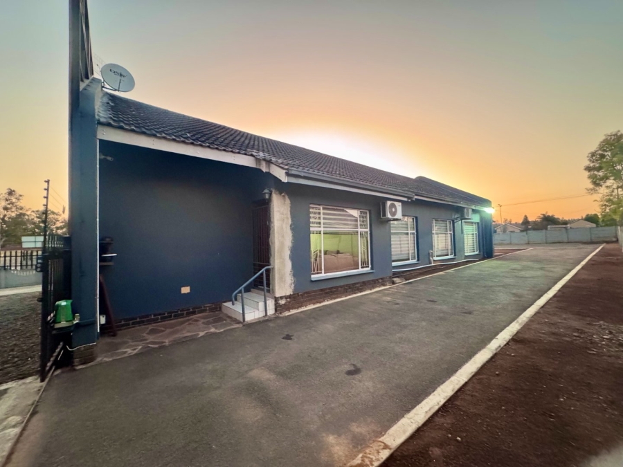 3 Bedroom Property for Sale in Huttenheights KwaZulu-Natal