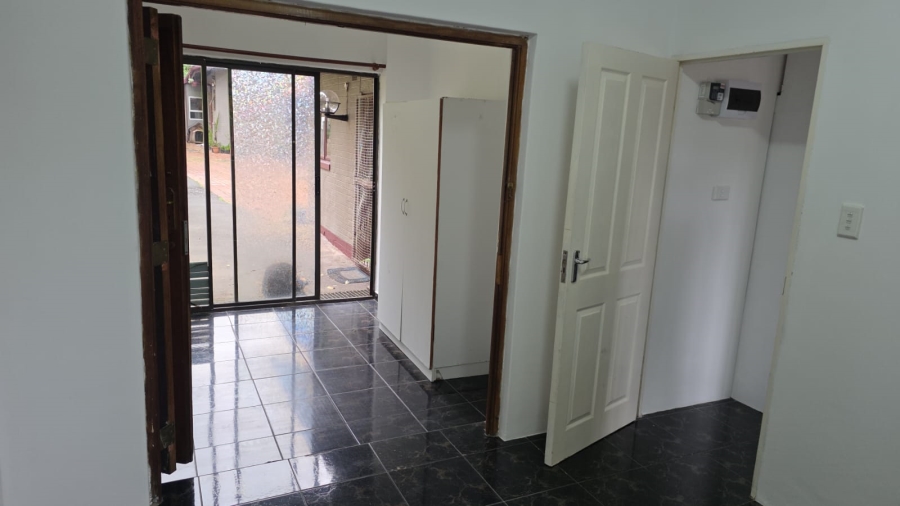 To Let 1 Bedroom Property for Rent in Cowies Hill Park KwaZulu-Natal
