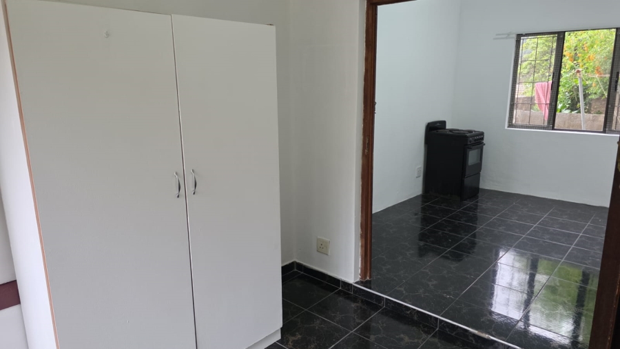 To Let 1 Bedroom Property for Rent in Cowies Hill Park KwaZulu-Natal