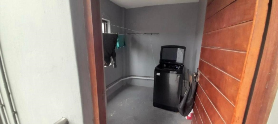 2 Bedroom Property for Sale in Montclair KwaZulu-Natal