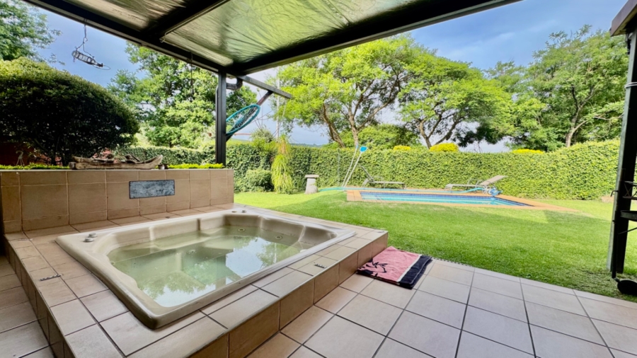 4 Bedroom Property for Sale in Schuinshoogte KwaZulu-Natal