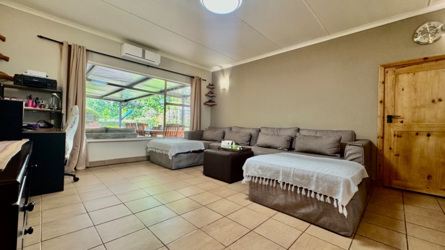 4 Bedroom Property for Sale in Schuinshoogte KwaZulu-Natal