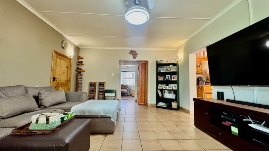 4 Bedroom Property for Sale in Schuinshoogte KwaZulu-Natal