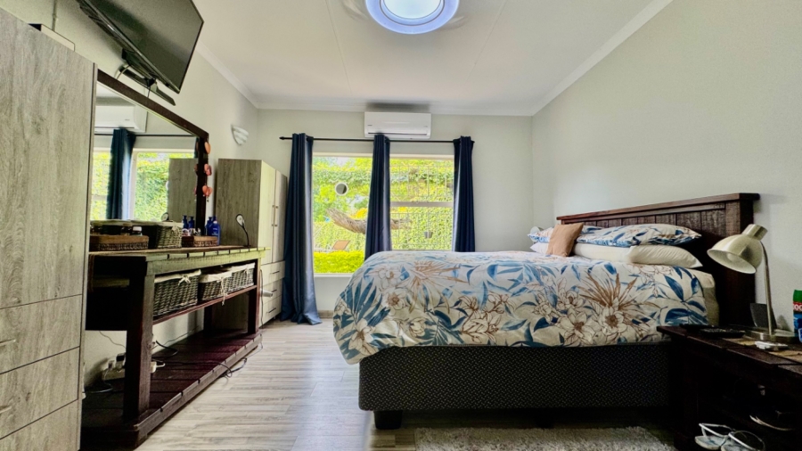 4 Bedroom Property for Sale in Schuinshoogte KwaZulu-Natal