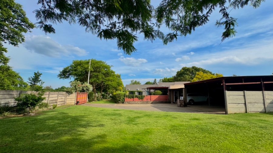 4 Bedroom Property for Sale in Schuinshoogte KwaZulu-Natal