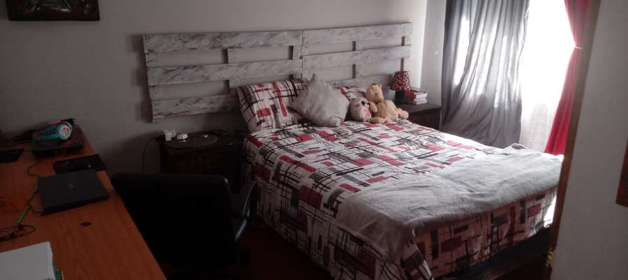 4 Bedroom Property for Sale in Lester Park KwaZulu-Natal
