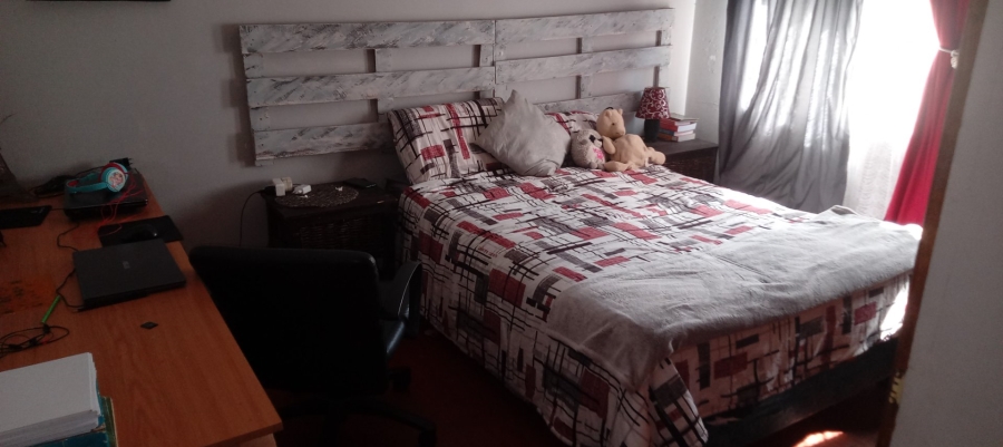 4 Bedroom Property for Sale in Lester Park KwaZulu-Natal