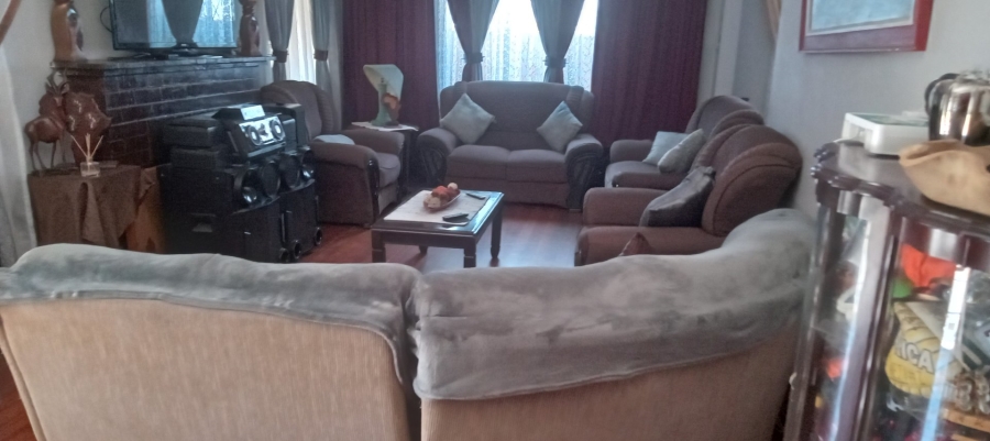4 Bedroom Property for Sale in Lester Park KwaZulu-Natal