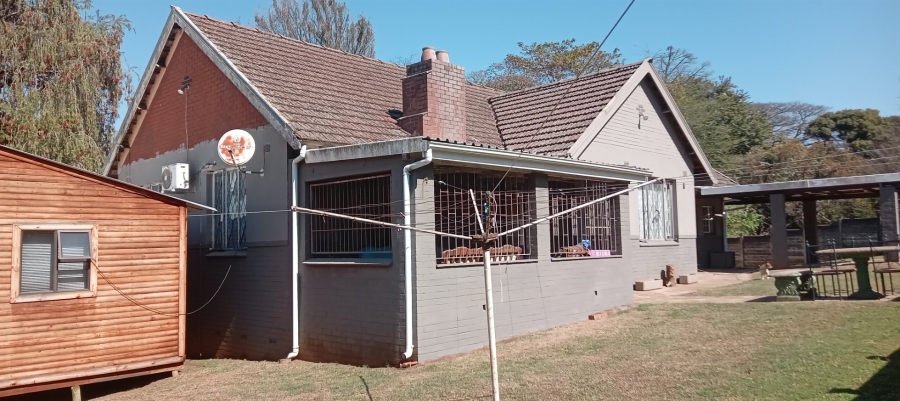 4 Bedroom Property for Sale in Lester Park KwaZulu-Natal