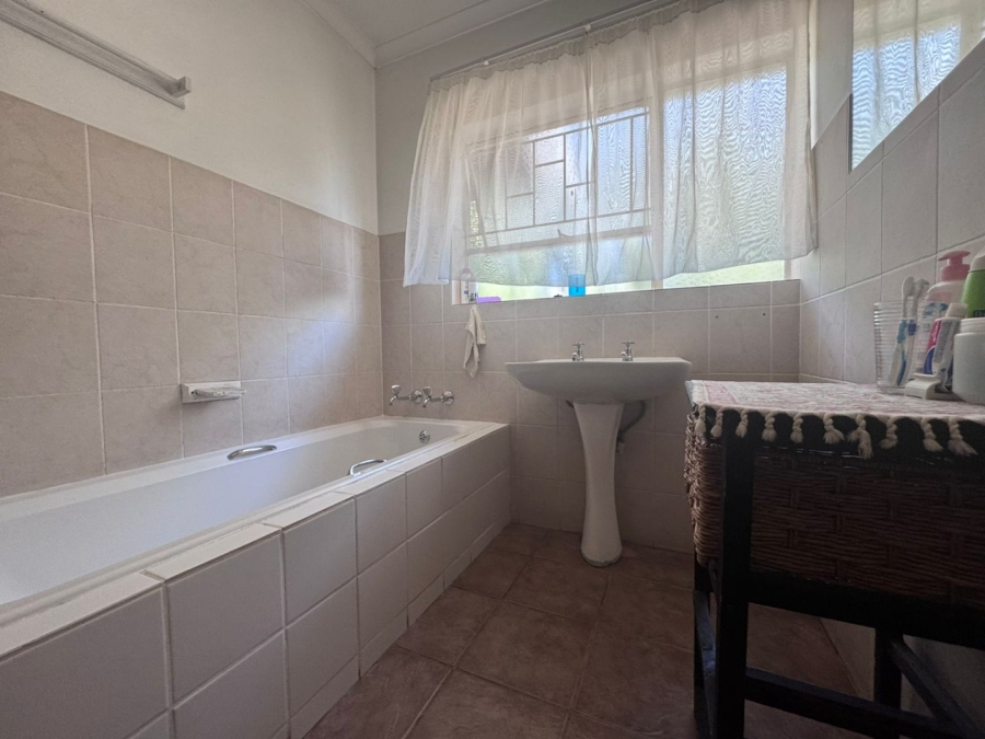 3 Bedroom Property for Sale in Huttenheights KwaZulu-Natal