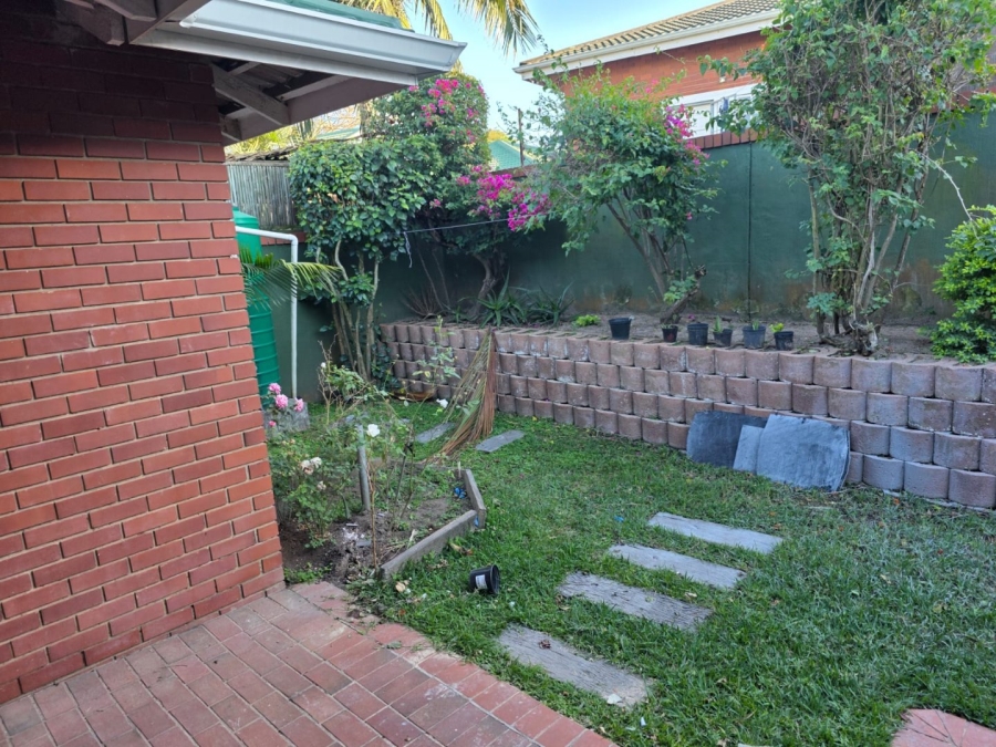 2 Bedroom Property for Sale in Mount Edgecombe Ext 3 KwaZulu-Natal