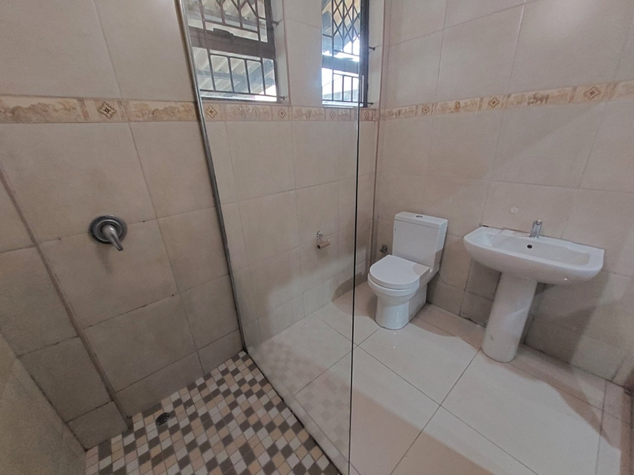 4 Bedroom Property for Sale in Larkfield KwaZulu-Natal