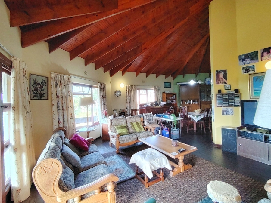 5 Bedroom Property for Sale in Margate KwaZulu-Natal