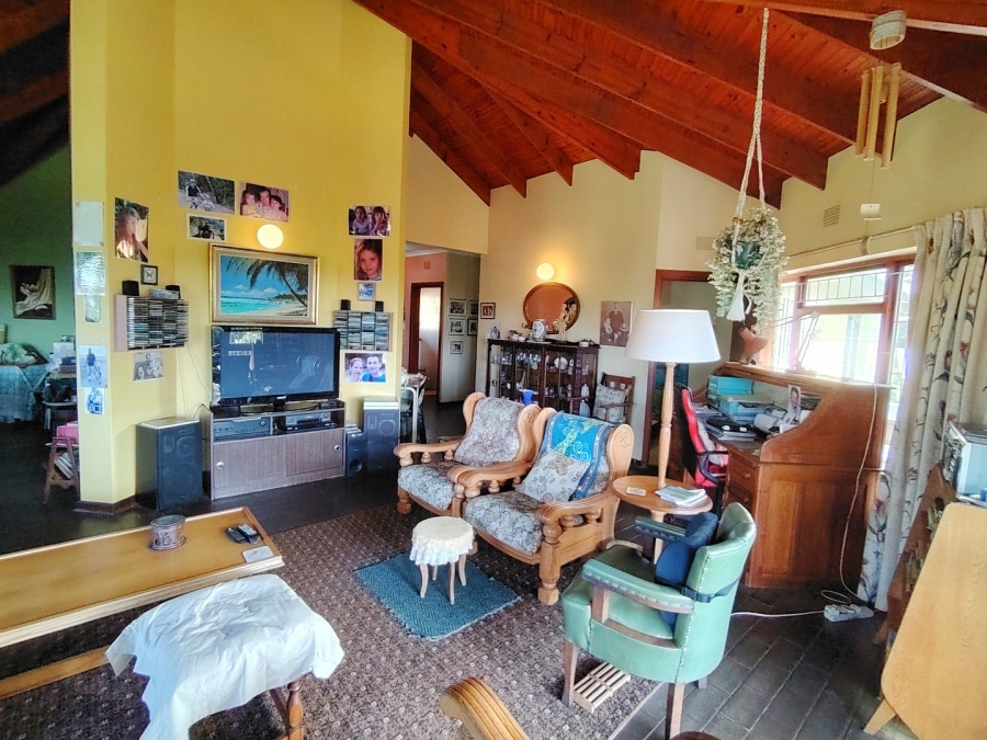 5 Bedroom Property for Sale in Margate KwaZulu-Natal