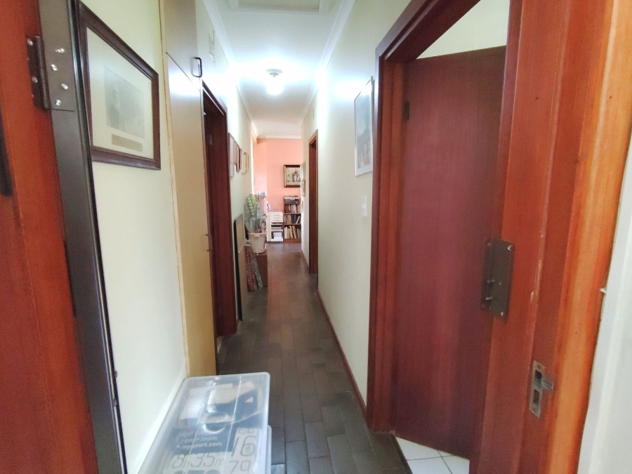 5 Bedroom Property for Sale in Margate KwaZulu-Natal
