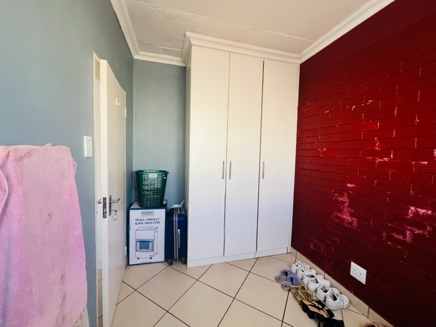 2 Bedroom Property for Sale in Madadeni J KwaZulu-Natal