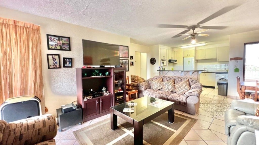 3 Bedroom Property for Sale in Uvongo KwaZulu-Natal