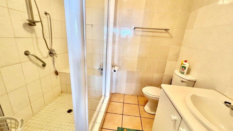 3 Bedroom Property for Sale in Uvongo KwaZulu-Natal
