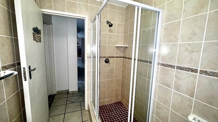 4 Bedroom Property for Sale in Manaba Beach KwaZulu-Natal