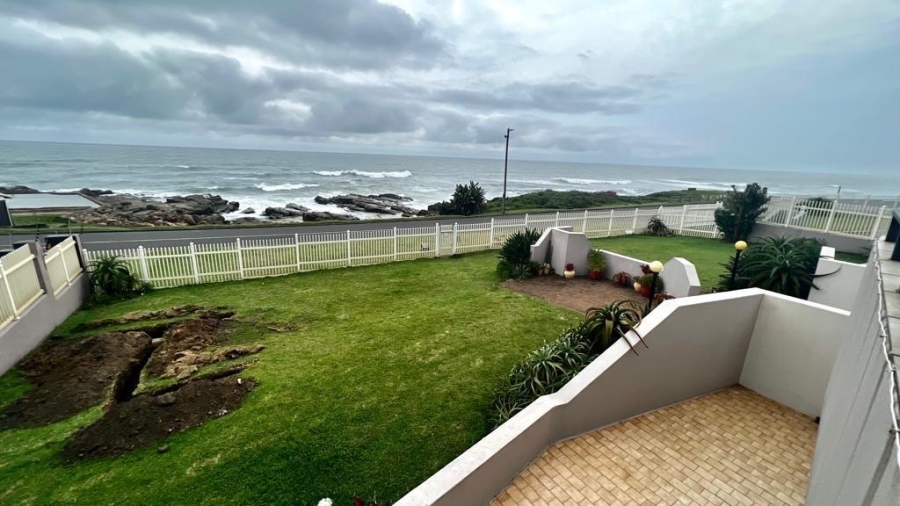 4 Bedroom Property for Sale in Manaba Beach KwaZulu-Natal