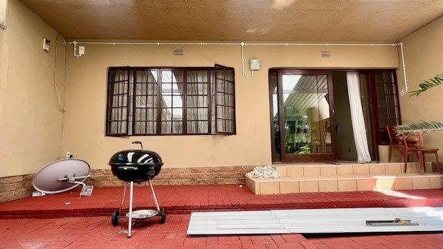 3 Bedroom Property for Sale in St Michaels On Sea KwaZulu-Natal