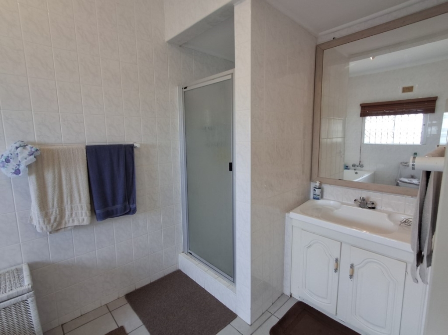 3 Bedroom Property for Sale in Uvongo KwaZulu-Natal