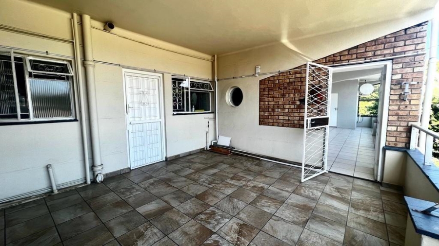 2 Bedroom Property for Sale in Manaba Beach KwaZulu-Natal