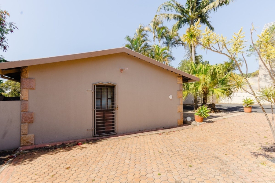 6 Bedroom Property for Sale in Oslo Beach KwaZulu-Natal
