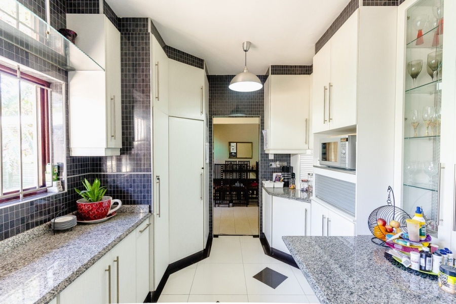 6 Bedroom Property for Sale in Oslo Beach KwaZulu-Natal