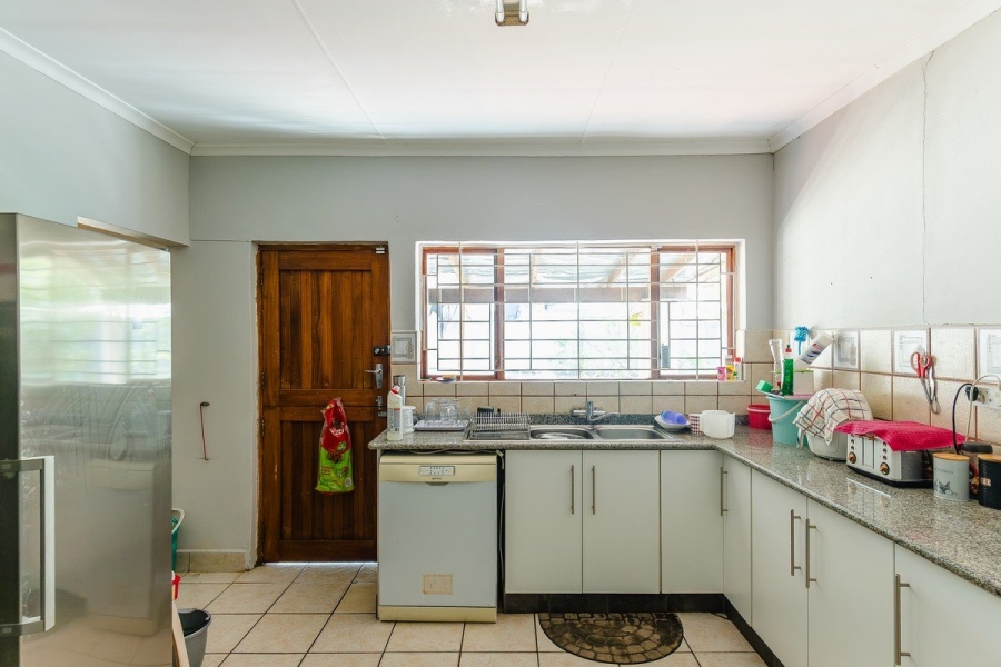 6 Bedroom Property for Sale in Oslo Beach KwaZulu-Natal