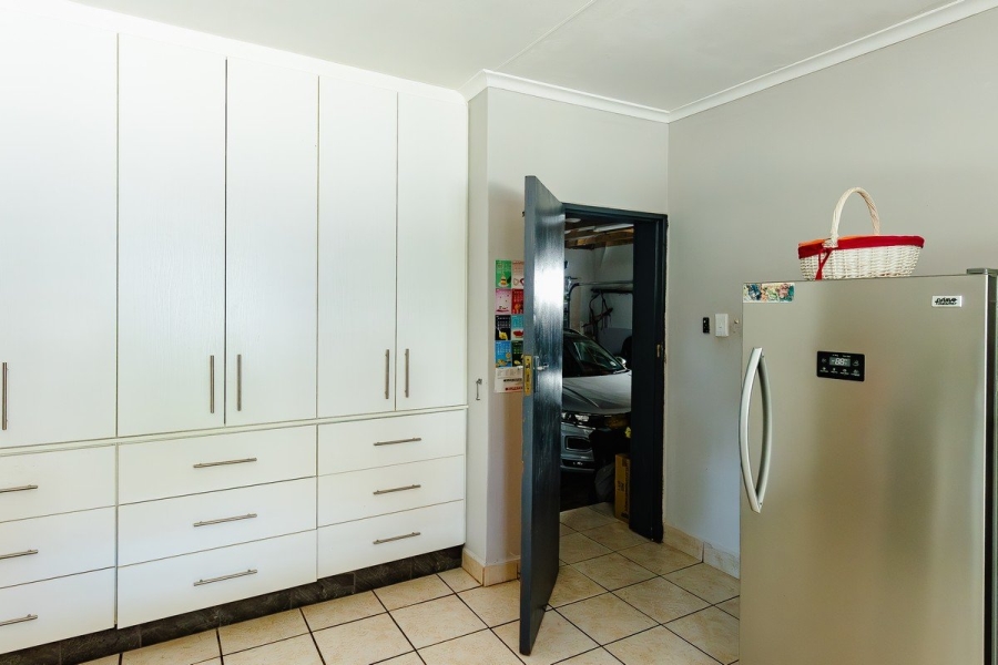 6 Bedroom Property for Sale in Oslo Beach KwaZulu-Natal
