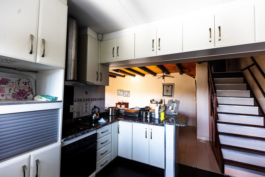 6 Bedroom Property for Sale in Oslo Beach KwaZulu-Natal