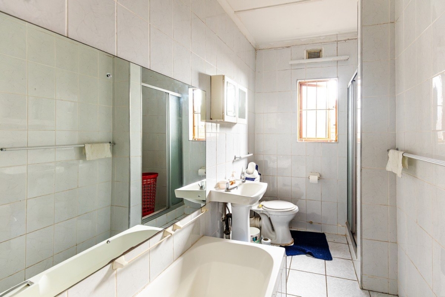 6 Bedroom Property for Sale in Oslo Beach KwaZulu-Natal
