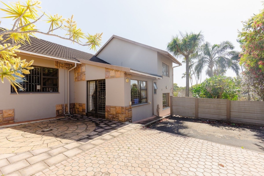 6 Bedroom Property for Sale in Oslo Beach KwaZulu-Natal