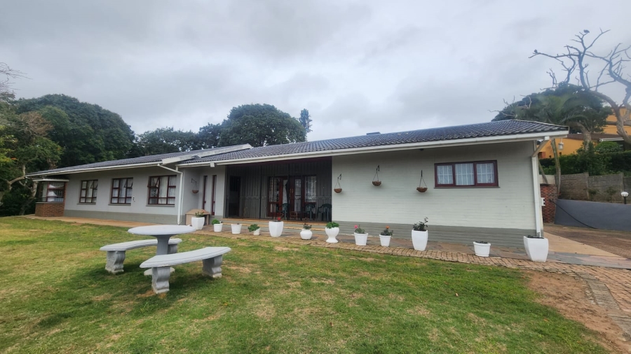 5 Bedroom Property for Sale in Umtentweni KwaZulu-Natal