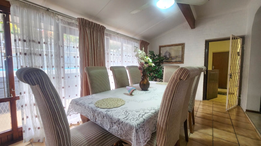 5 Bedroom Property for Sale in Umtentweni KwaZulu-Natal