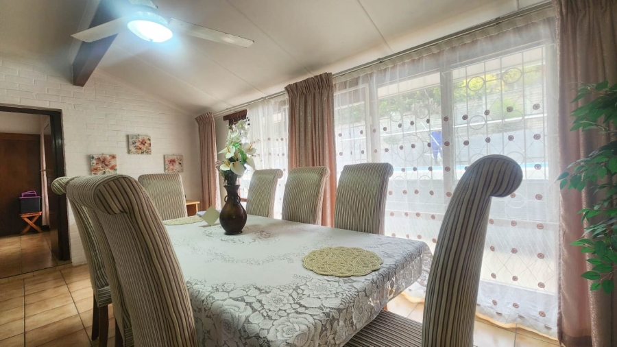 5 Bedroom Property for Sale in Umtentweni KwaZulu-Natal