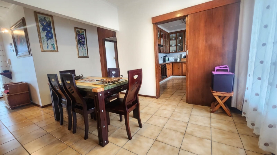 5 Bedroom Property for Sale in Umtentweni KwaZulu-Natal