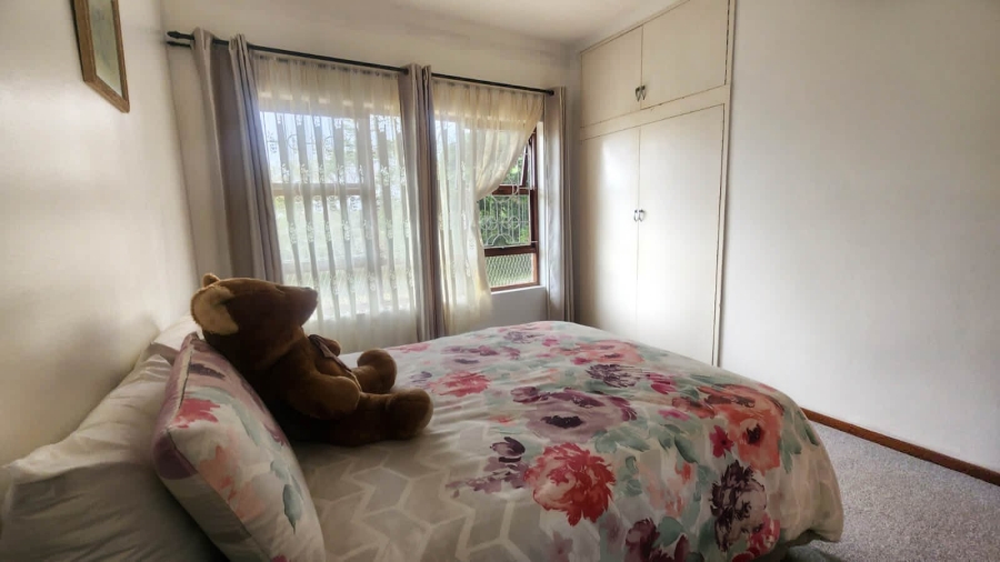 5 Bedroom Property for Sale in Umtentweni KwaZulu-Natal