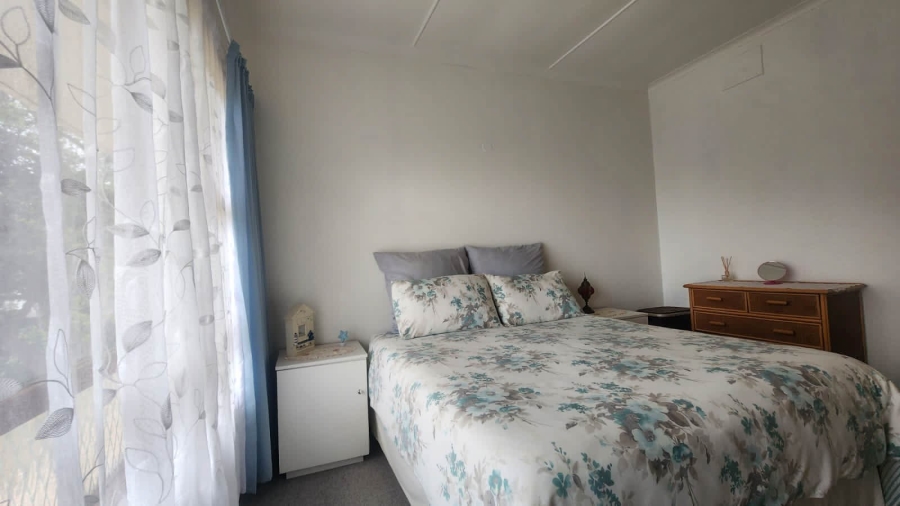 5 Bedroom Property for Sale in Umtentweni KwaZulu-Natal