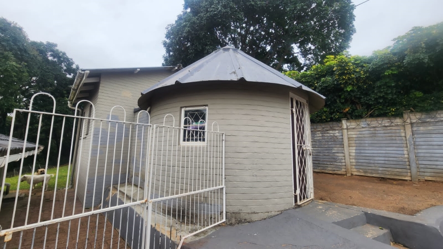 5 Bedroom Property for Sale in Umtentweni KwaZulu-Natal