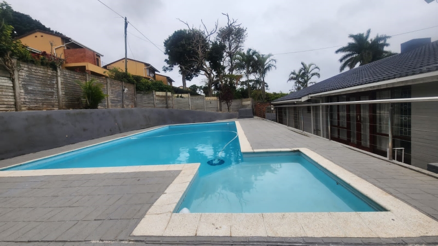 5 Bedroom Property for Sale in Umtentweni KwaZulu-Natal