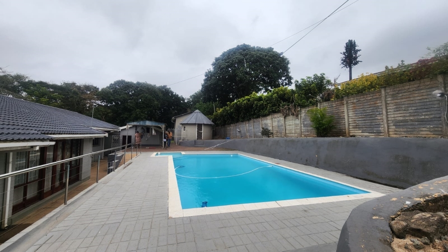 5 Bedroom Property for Sale in Umtentweni KwaZulu-Natal