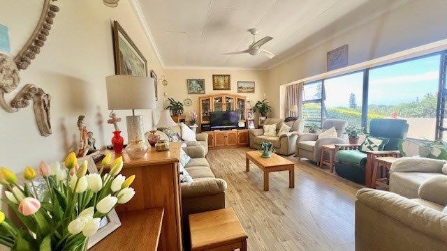 5 Bedroom Property for Sale in Uvongo KwaZulu-Natal
